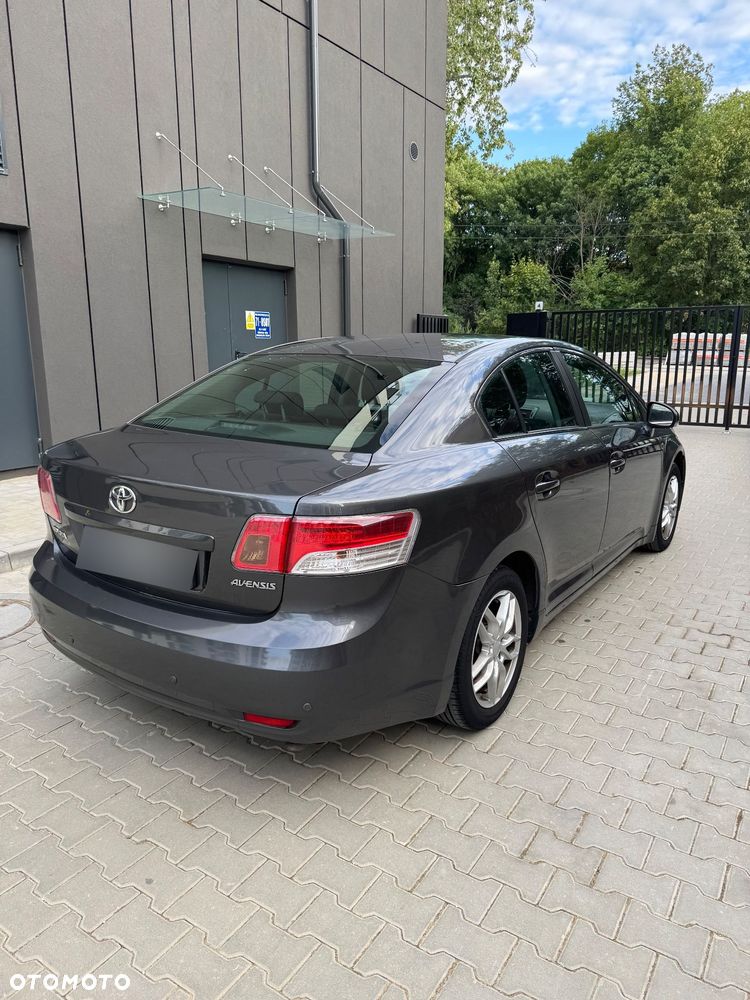 Toyota Avensis - 7