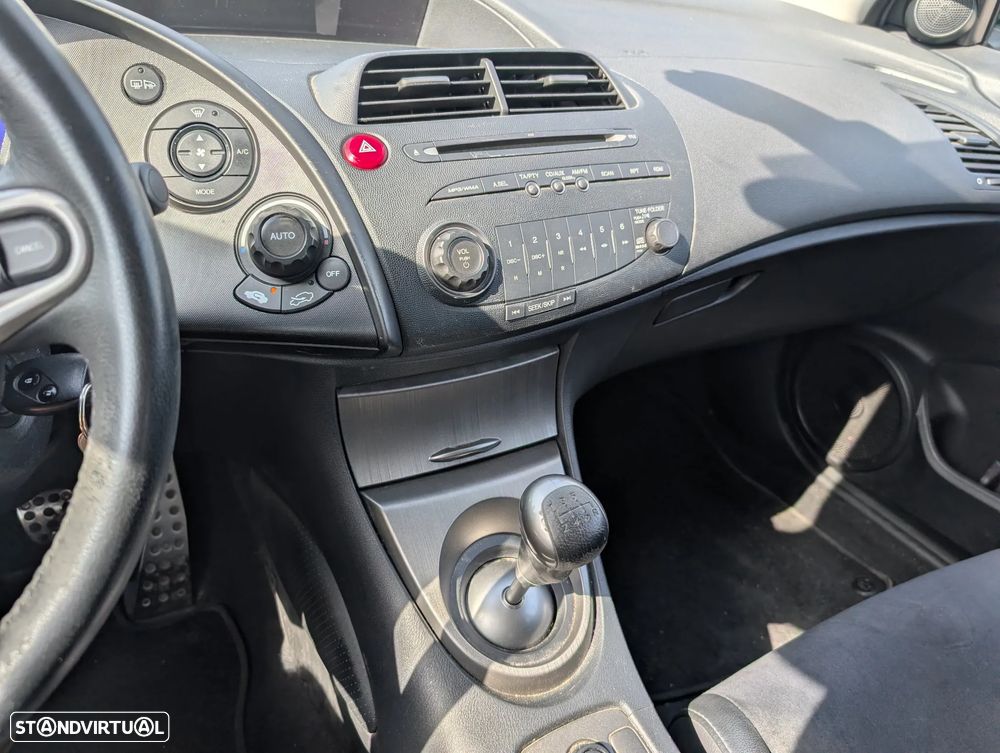 Honda Civic 1.4 i-VTEC Comfort - 15