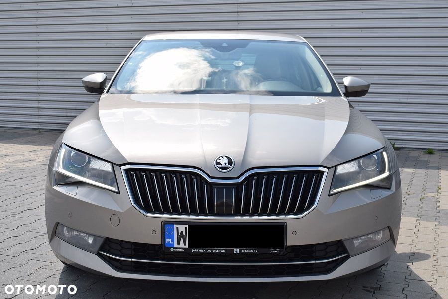 Skoda Superb 2.0 TSI L&K DSG - 35