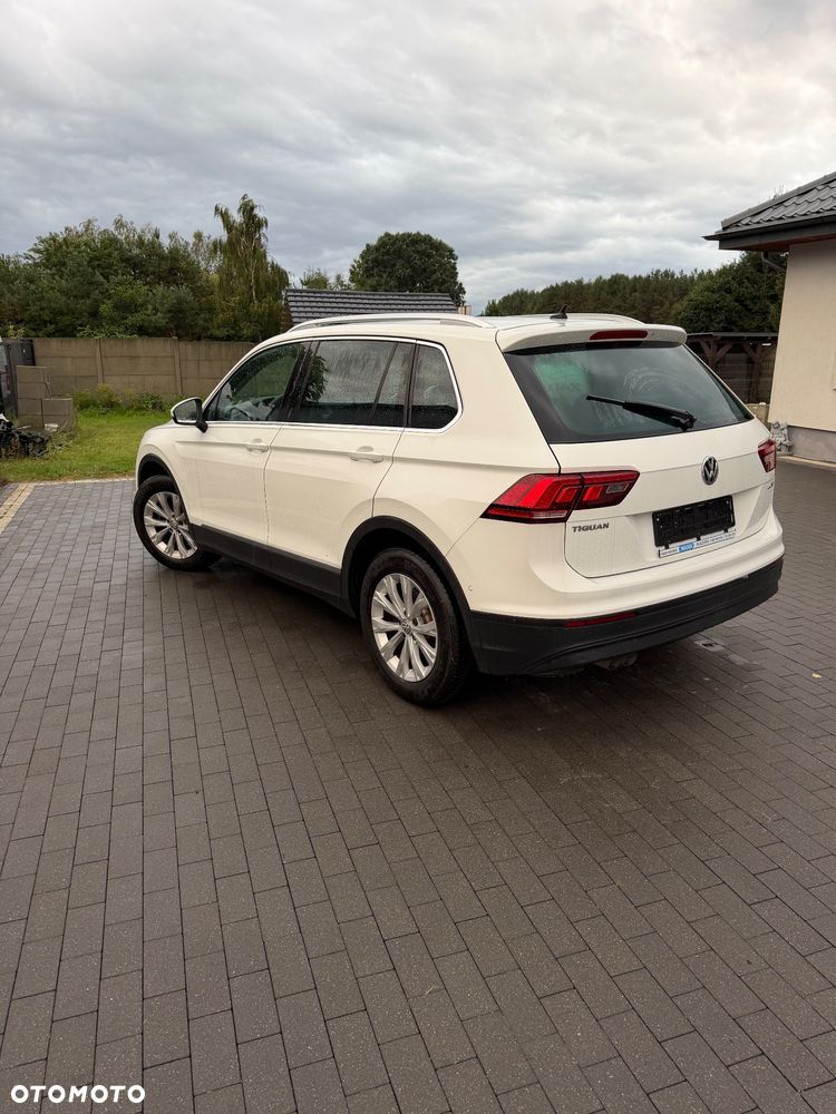 Volkswagen Tiguan - 4