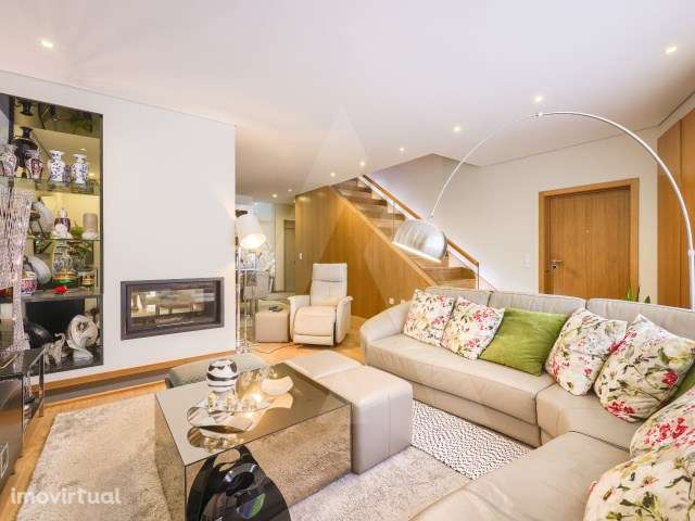 Moradia T3 mobilada e equipada com garagem fechada em Esgueira - Grande imagem: 2/50