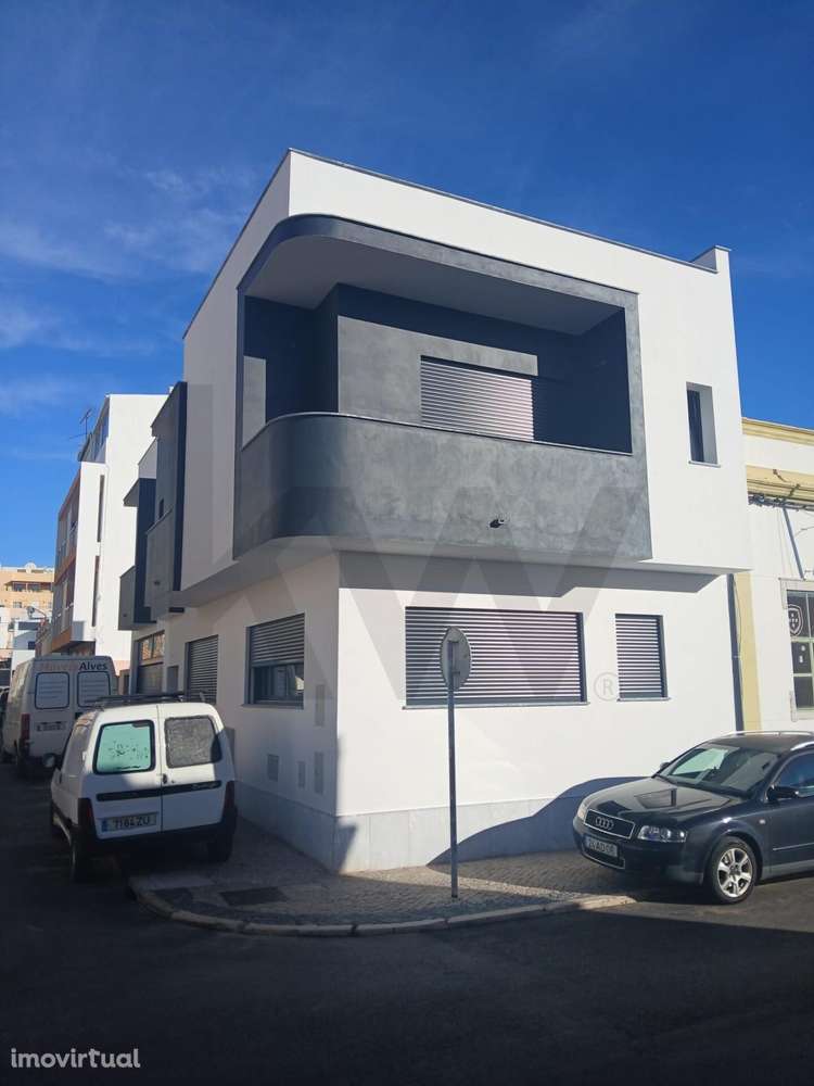 Moradia T3 | Nova | Garagem | Terraço | Alto Rodes - Faro - Grande imagem: 2/51