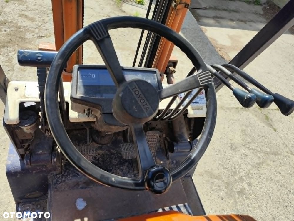 Toyota 5FGF15 - 3