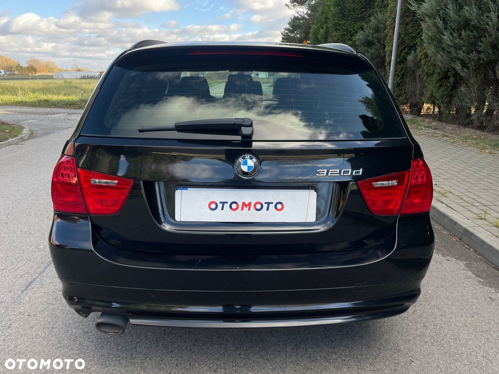 BMW Seria 3 320d - 24