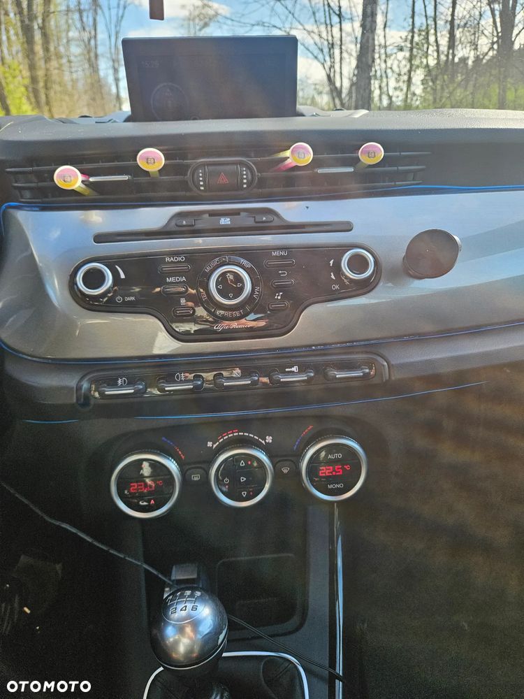 Alfa Romeo Giulietta 1.6 JTDM 16V - 12
