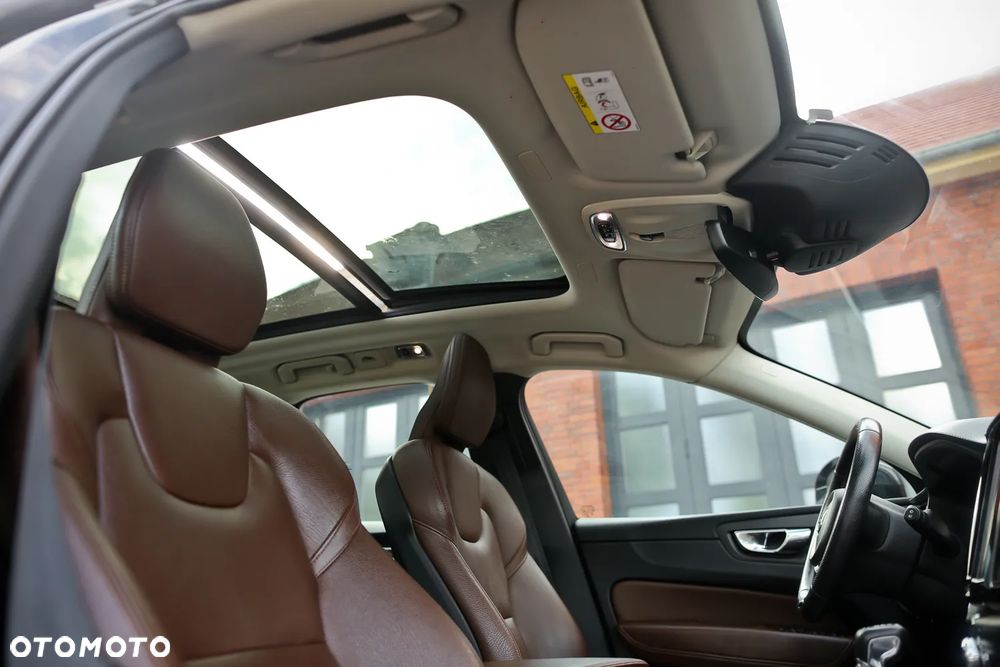 Volvo XC 60 D4 AWD Geartronic Inscription - 24