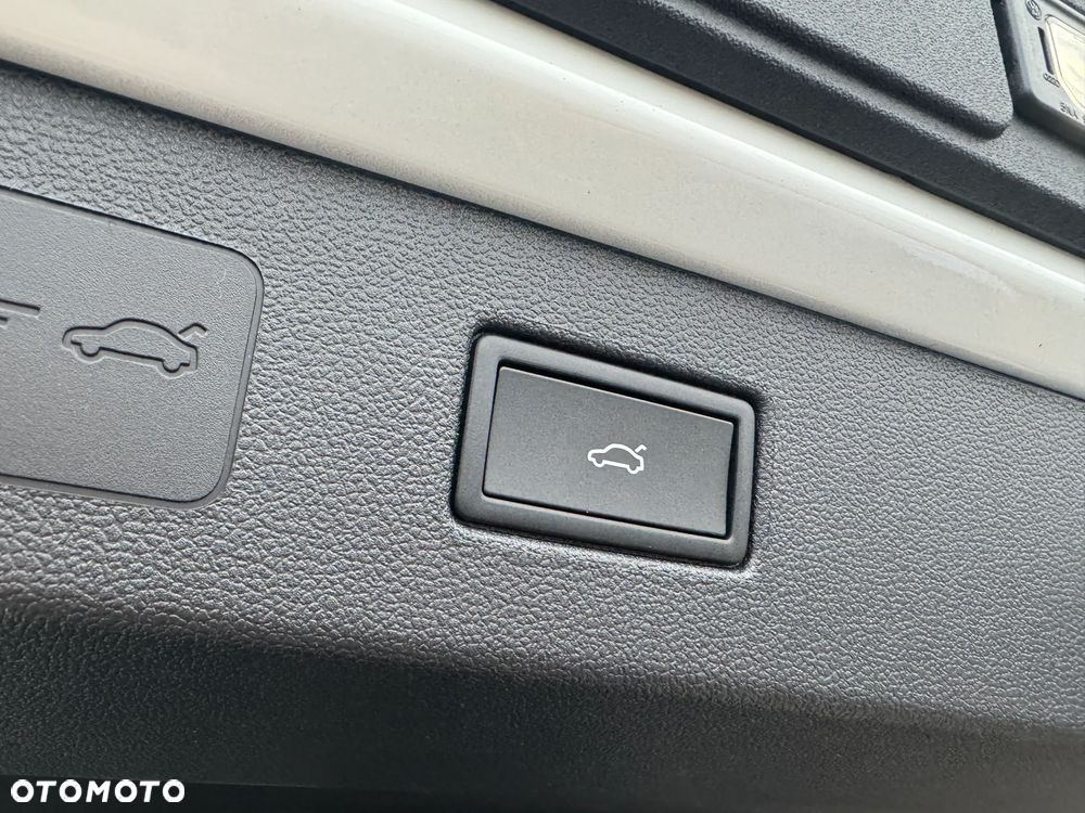 Volkswagen T-Roc 1.5 eTSI OPF DSG Style - 10