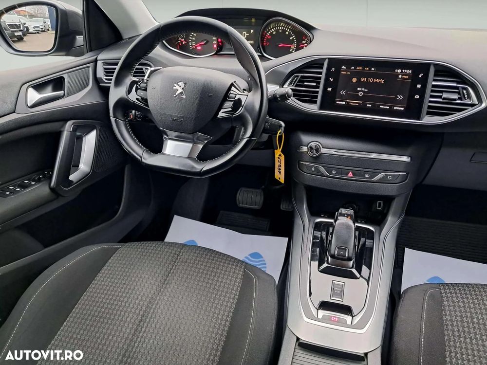 Peugeot 308 1.2 L PureTech Turbo S&S EAT8 Active Pack - 13