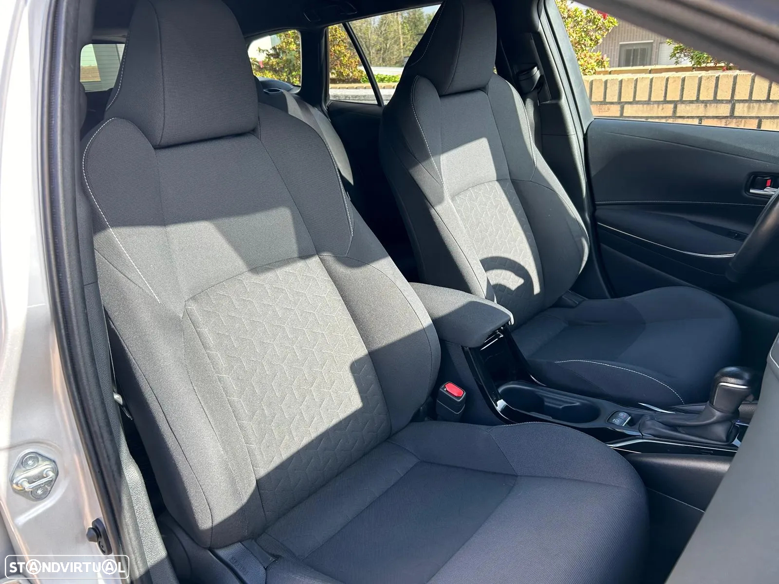 Toyota Corolla Touring Sports 1.8 Hybrid Comfort+P.Sport - 23