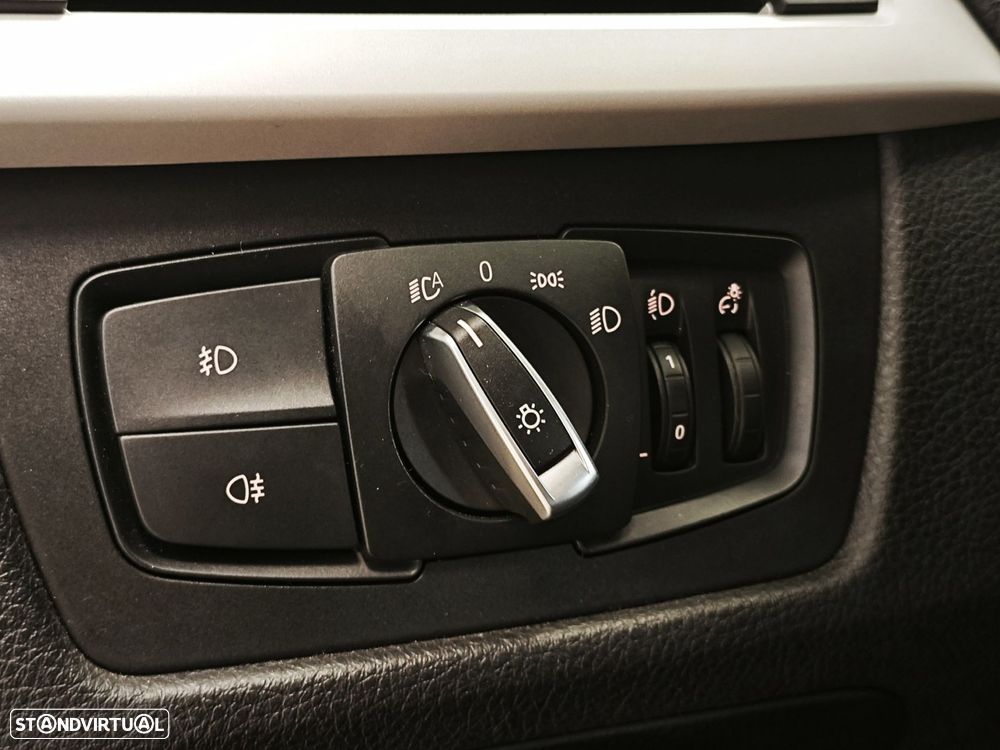 BMW 318 d Touring Line Luxury - 47