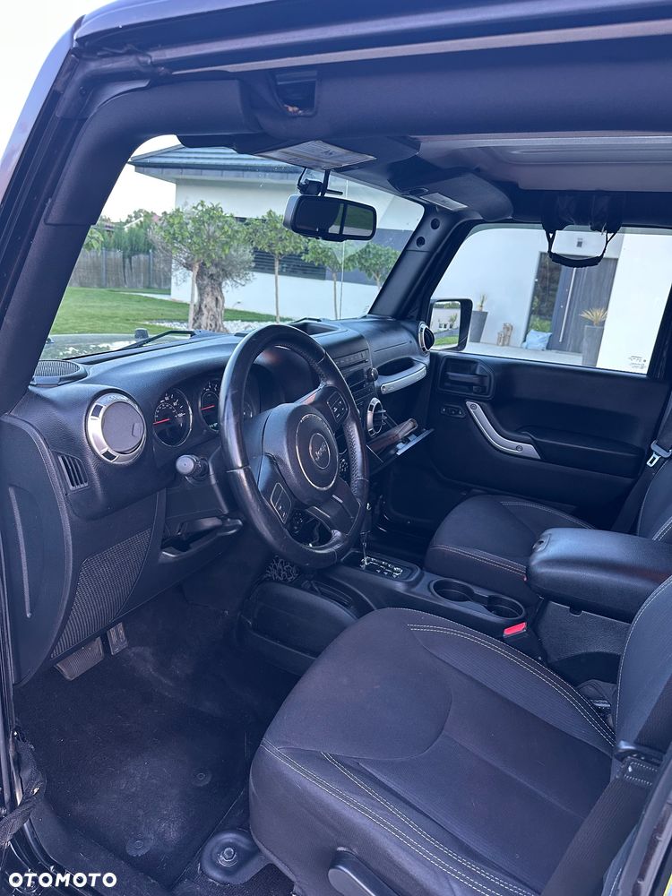Jeep Wrangler 3.6 Unlim Sahara - 3