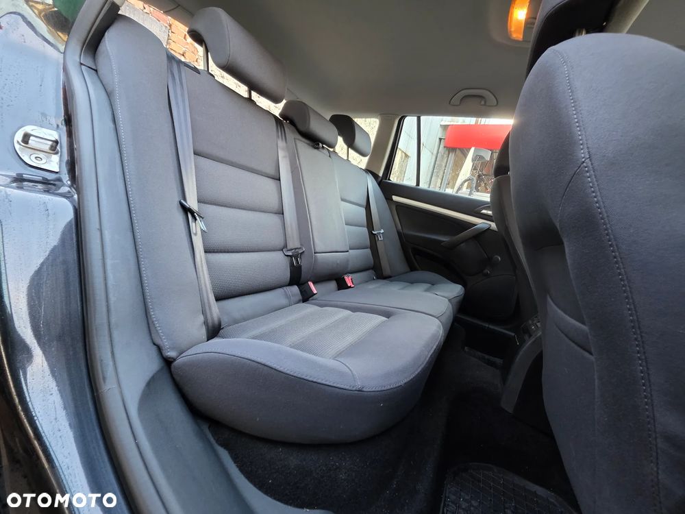 Skoda Octavia 1.6 Ambiente - 16