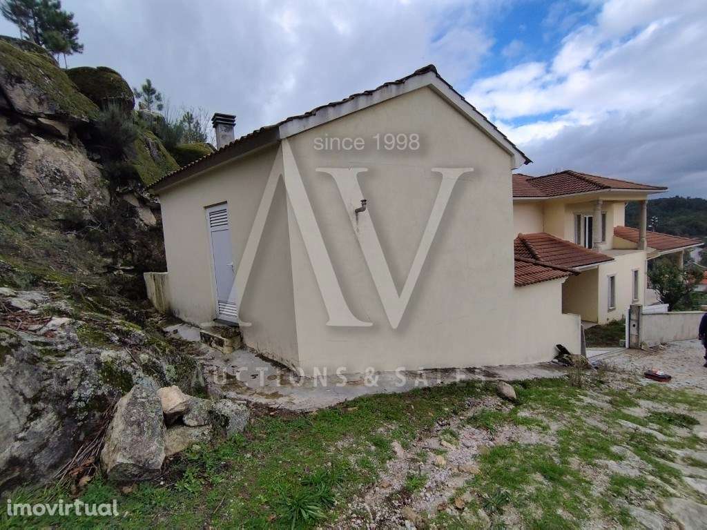 Anexo/Garagem com dois pisos - |FERREIRA DE AVES - SÁTÃO| FIM 04*MAR - Grande imagem: 4/6