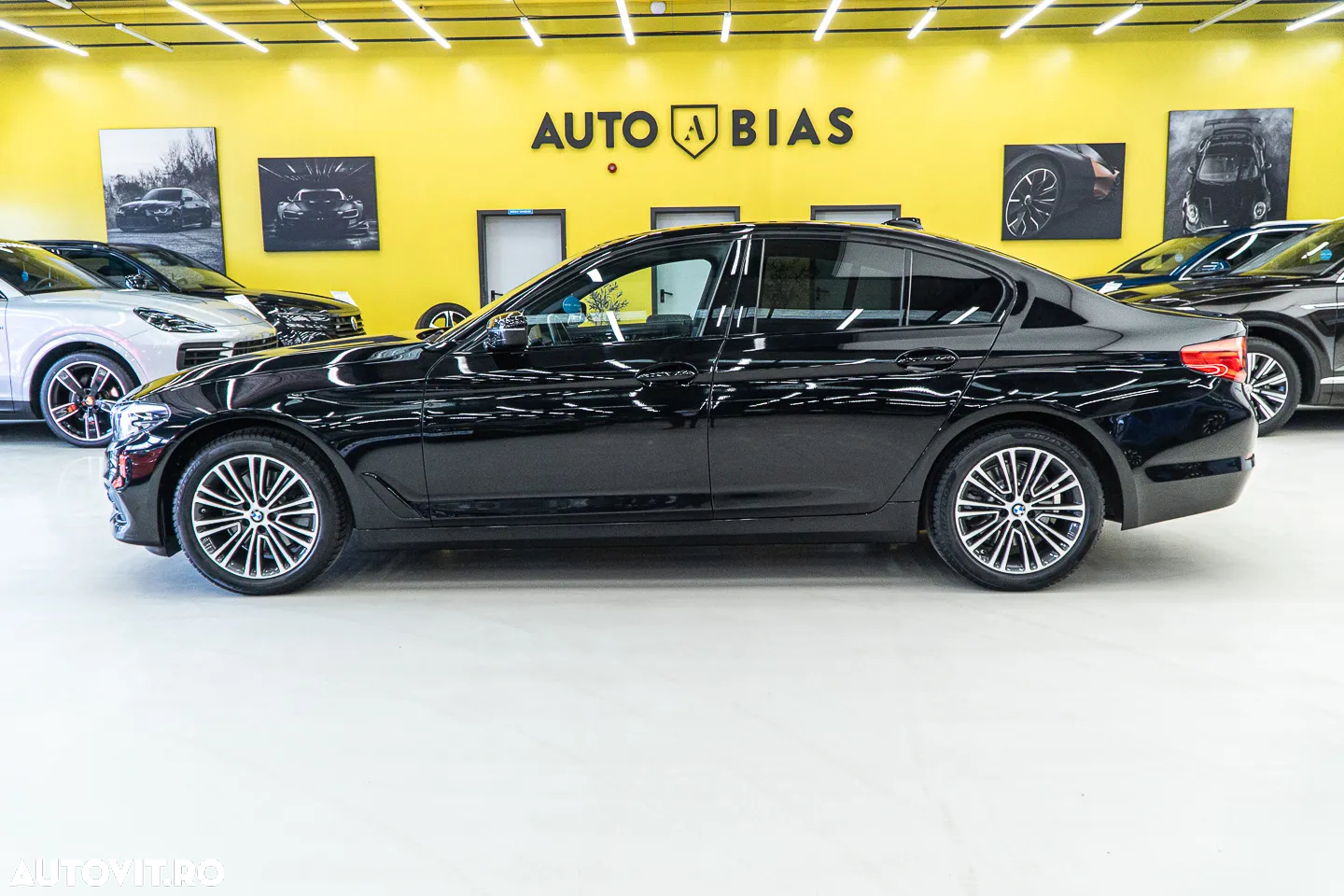 BMW Seria 5 520i Aut. Sport Line - 17