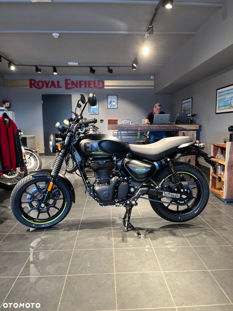 Royal Enfield HNTR - 1