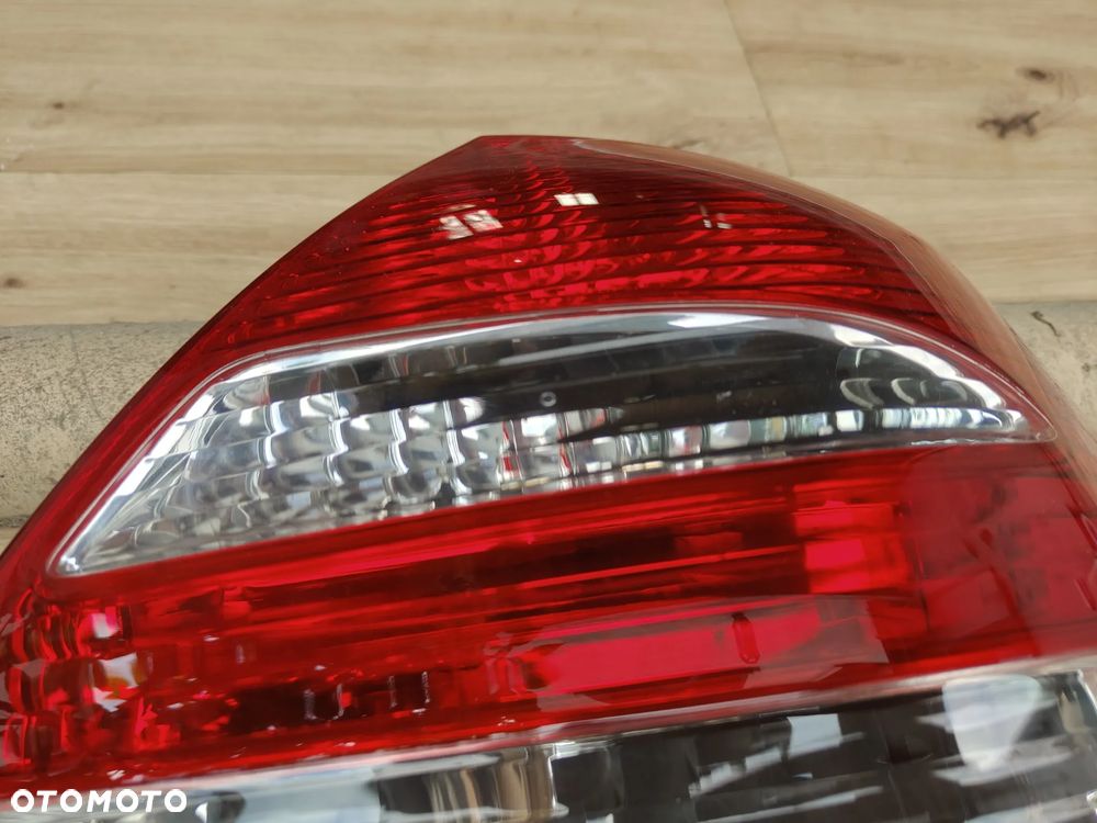 MERCEDES W211 Lampa Tylna Sedan Prawa ELEGANCE CLASSIC Tył Oryginał Idealna - 16