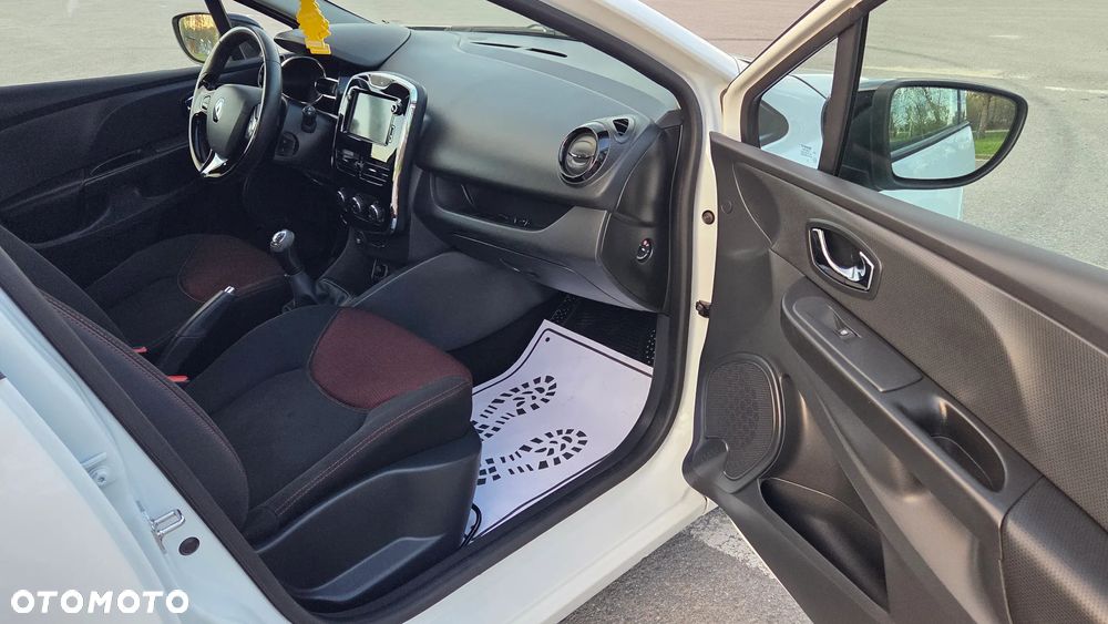 Renault Clio 1.2 16V 75 Luxe - 26