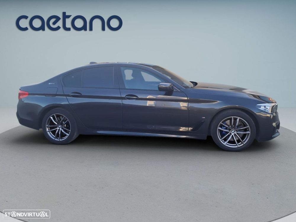BMW 530 e Pack Desportivo M - 9