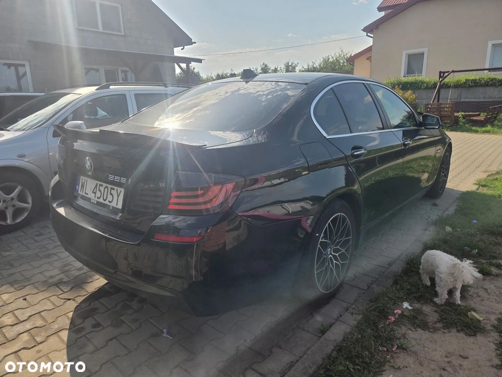 BMW Seria 5 528i - 3