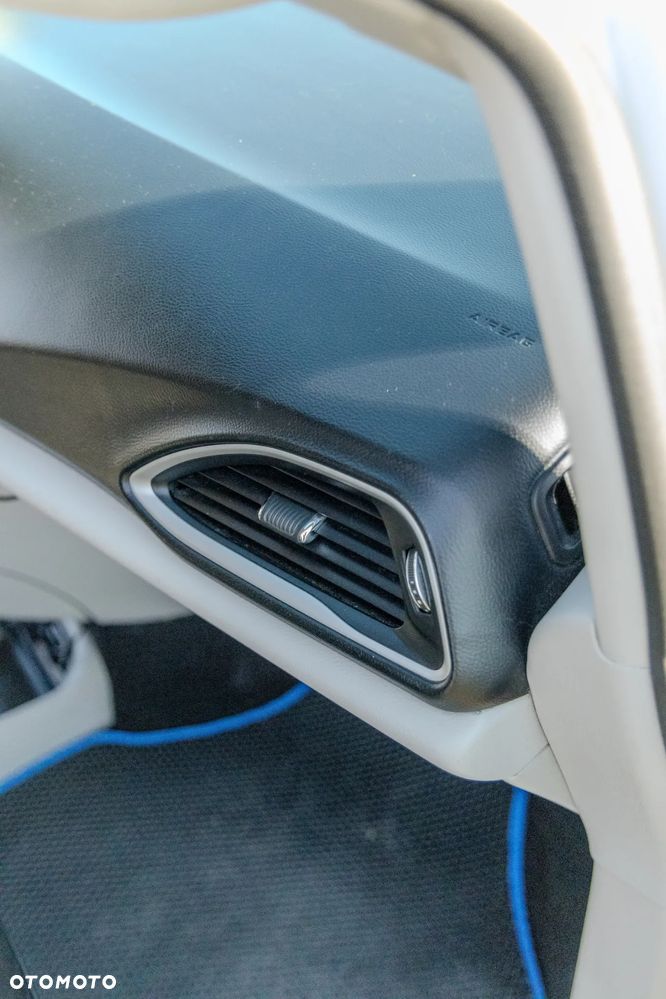 Chrysler Pacifica - 14