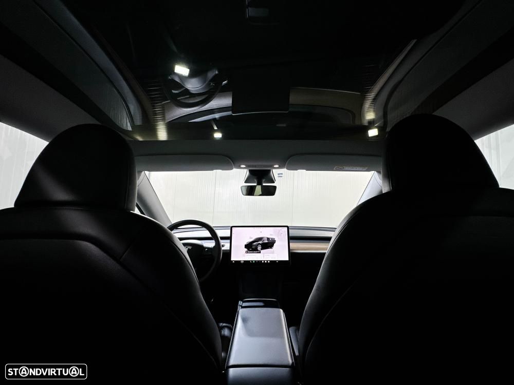 Tesla Model Y Long Range Dual Motor AWD - 26