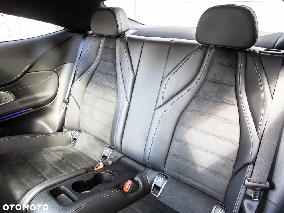 Mercedes-Benz CLE 300 e PHEV AMG Line - 12