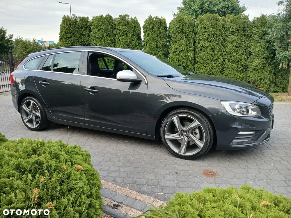 Volvo V60 D3 R-Design - 12