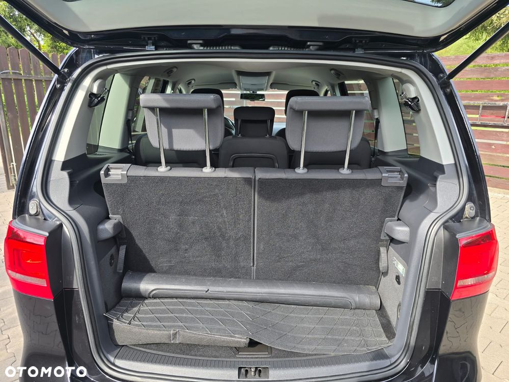 Volkswagen Touran 2.0 TDI DPF DSG Life - 9