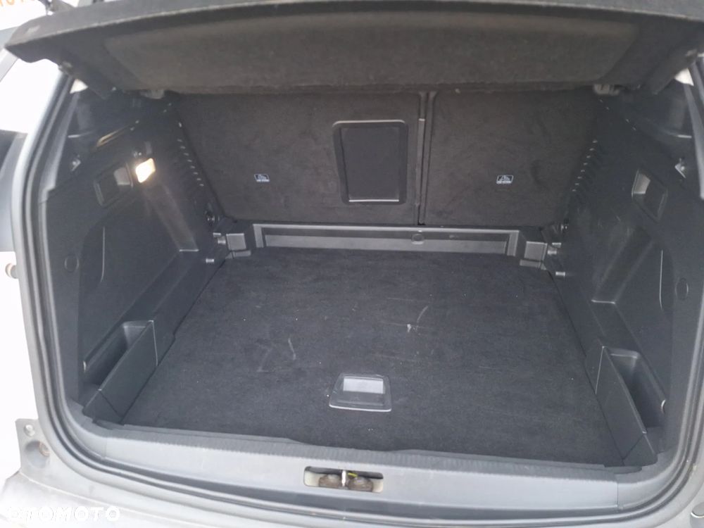 Peugeot 3008 1.2 PureTech Allure S&S - 27