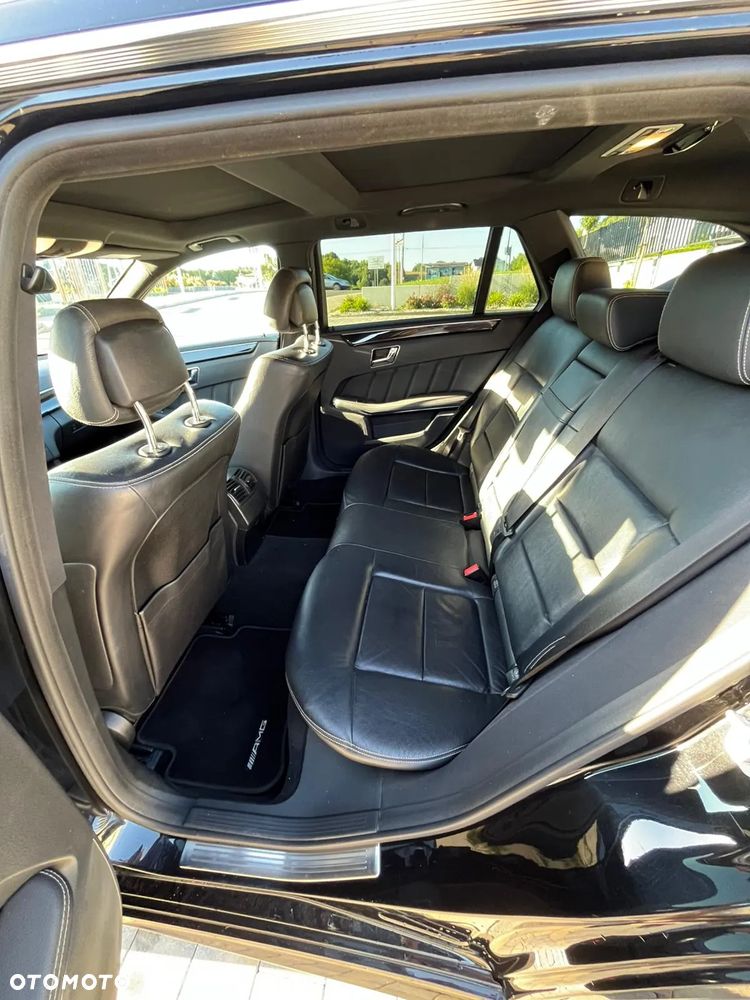 Mercedes-Benz Klasa E - 32