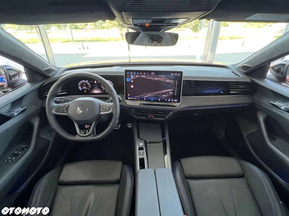Volkswagen Passat - 11