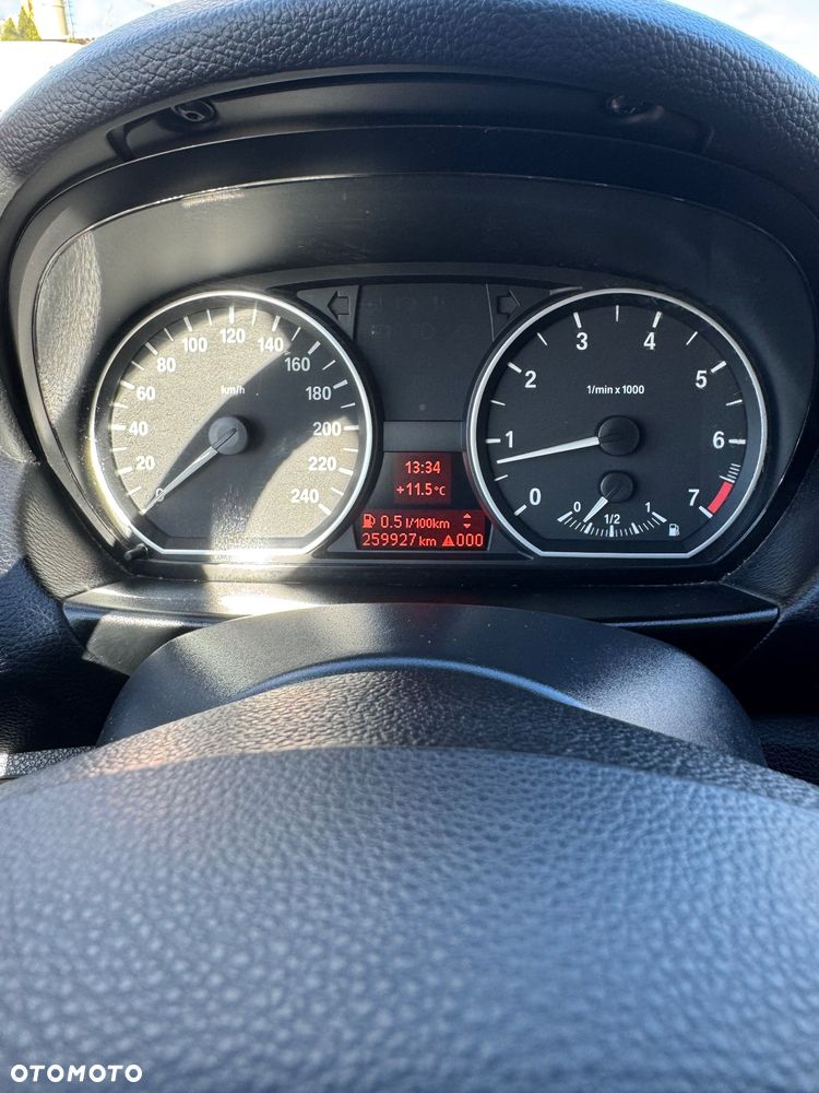 BMW Seria 1 116i - 27