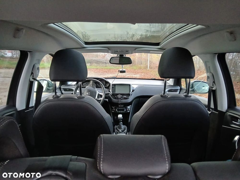 Peugeot 2008 BlueHDi FAP 120 STOP & START Allure - 11