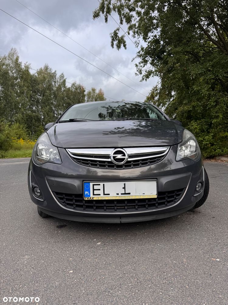 Opel Corsa 1.4 16V Cosmo - 4