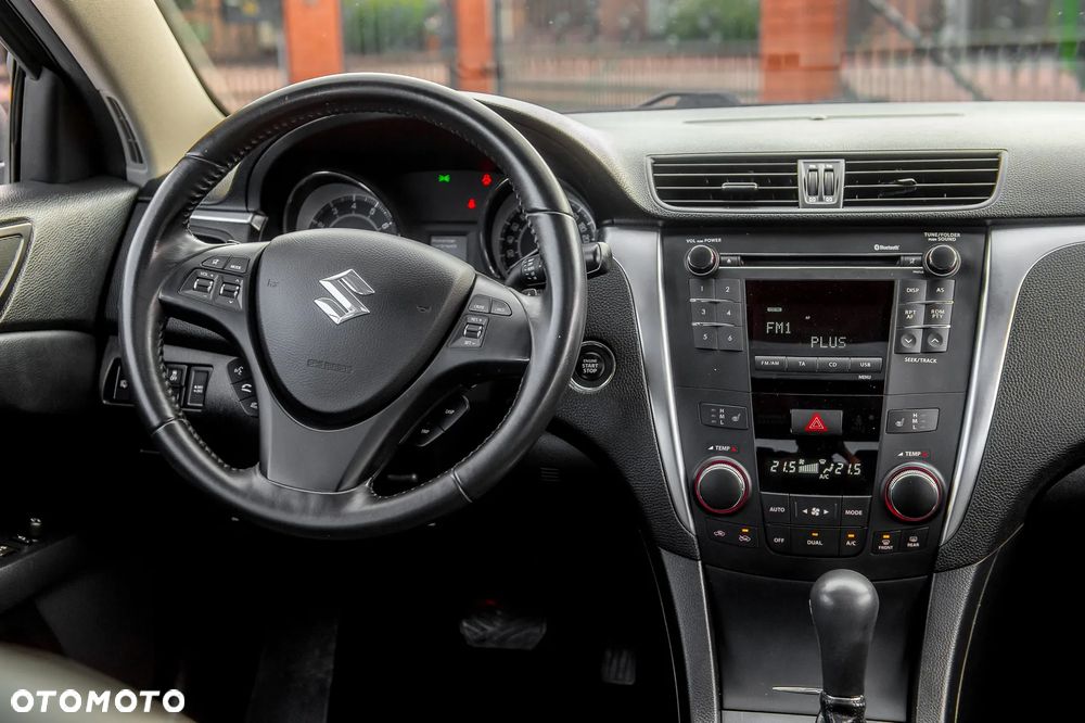 Suzuki Kizashi 2.4 Sport 4WD CVT - 23