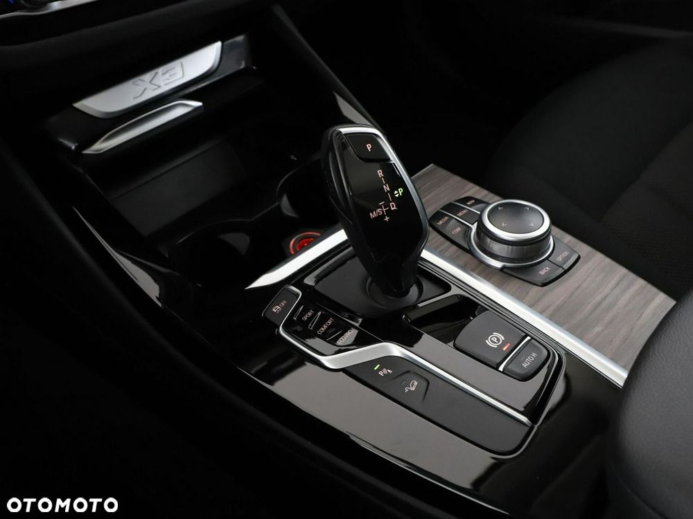 BMW X3 xDrive20d Advantage - 29