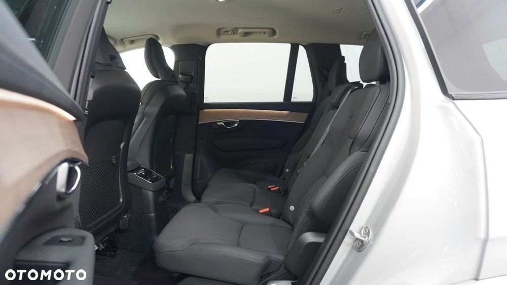 Volvo XC 90 T8 AWD Recharge Plus Dark - 24