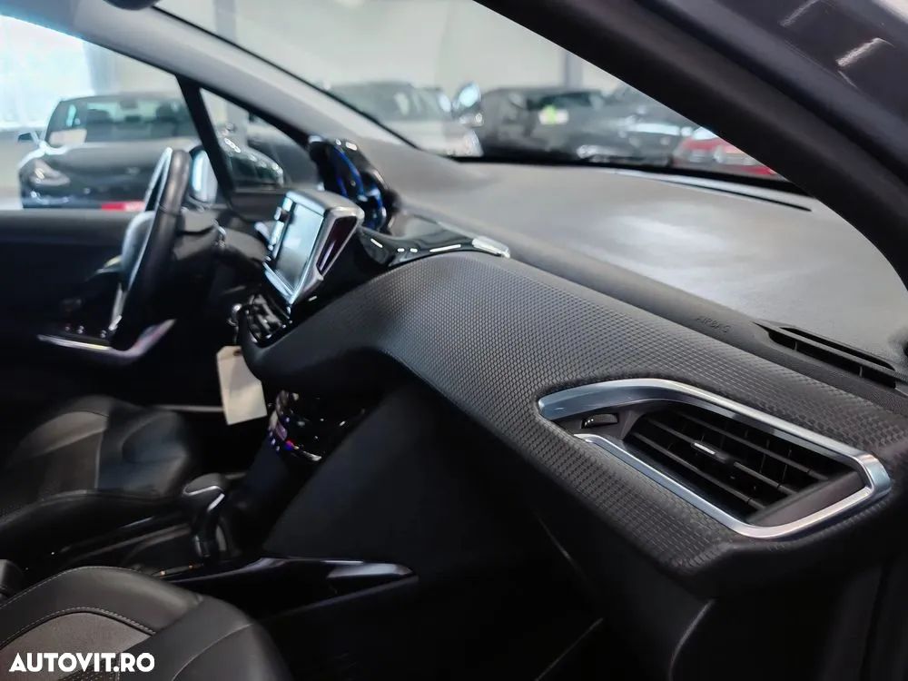 Peugeot 2008 1.2 PureTech Turbo EAT6 S&S Allure - 9