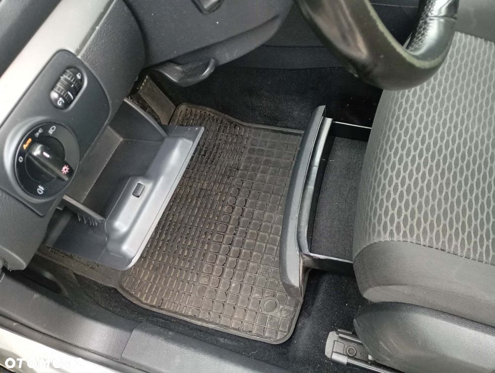 Volkswagen Golf - 11