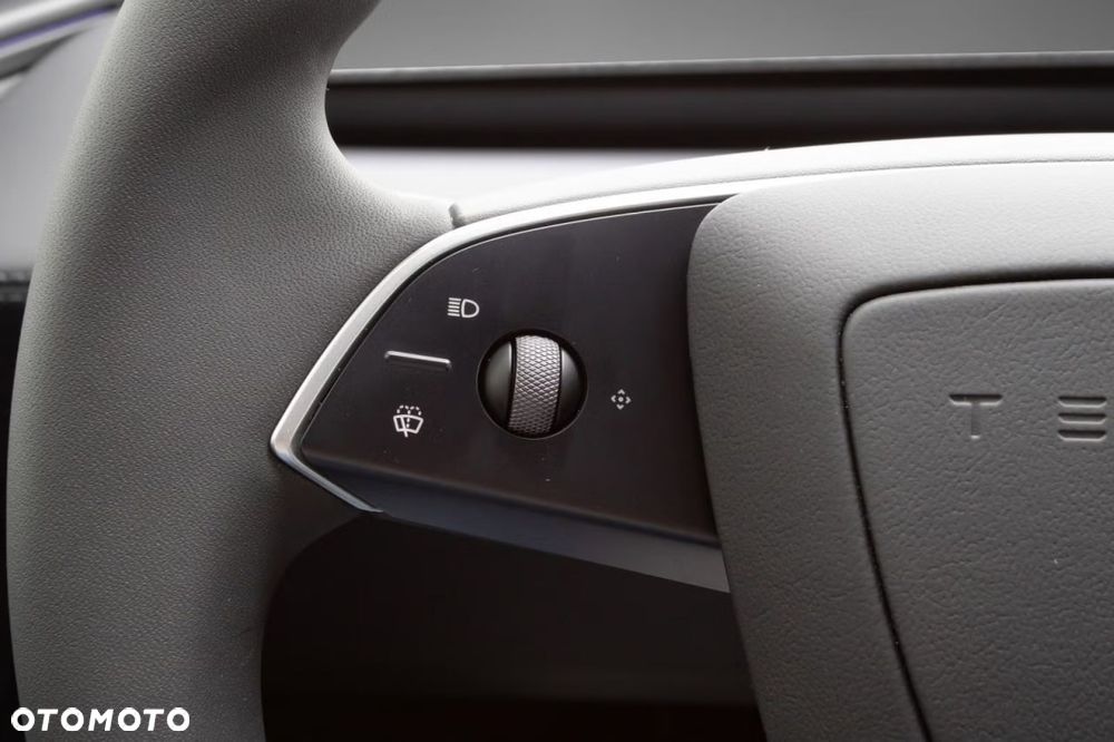 Tesla Model Y Long Range Dual Motor AWD - 25