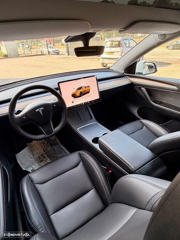 Tesla Model Y Performance Dual Motor AWD - 12