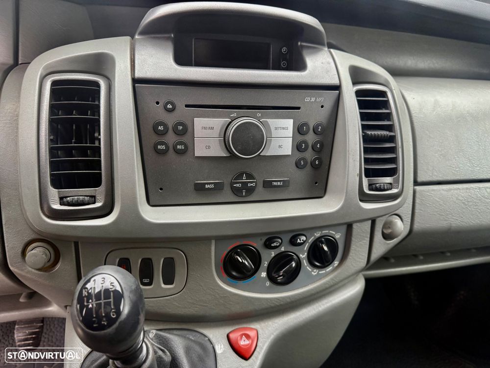 Opel Vivaro longa - 10