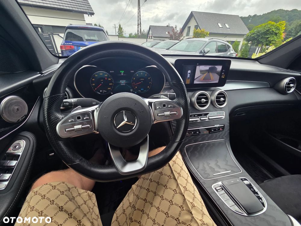 Mercedes-Benz GLC 200 4Matic 9G-TRONIC AMG Line Plus - 32