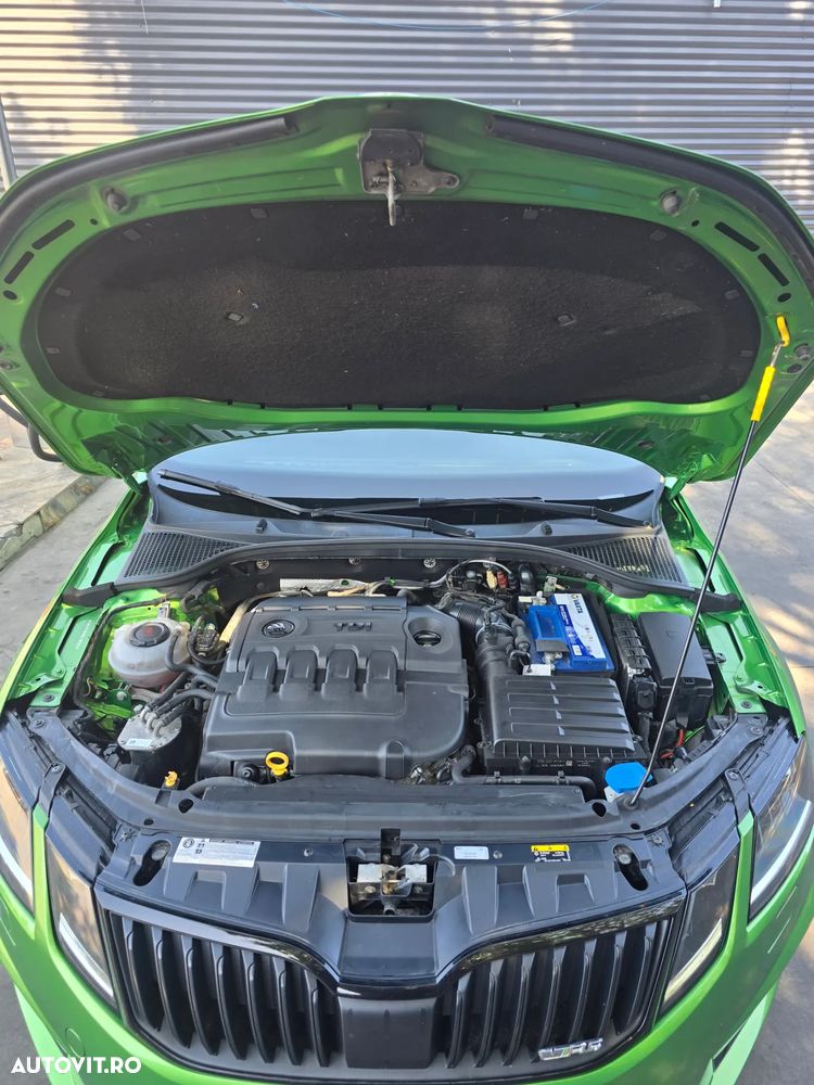 Skoda Octavia Combi Diesel 2.0 TDI DSG RS - 21
