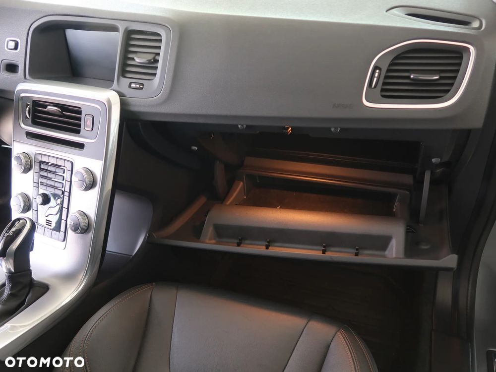 Volvo V60 Cross Country T5 AWD Geartronic - 12