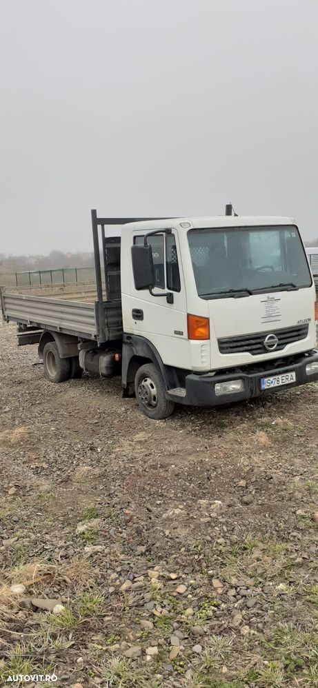 Nissan Atleon - 2