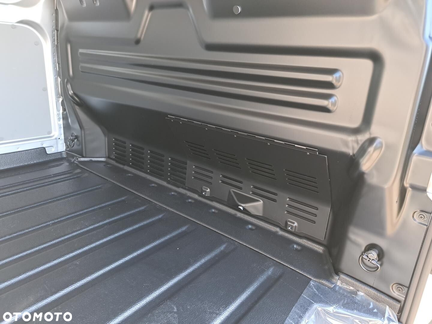 Volkswagen Transporter Furgon, 2,0TDI 150KM, 6-bieg.manualna, r.o :3500 mm - 17
