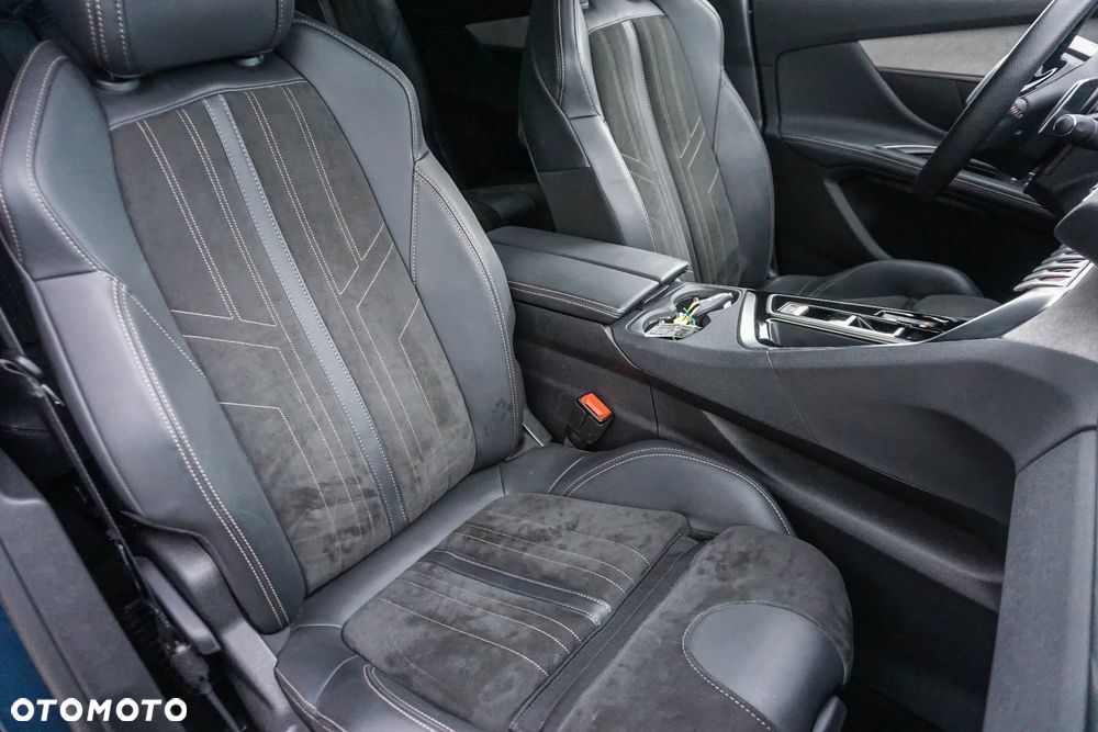 Peugeot 5008 1.2 PureTech mHEV GT S&S e-DCS6 - 38