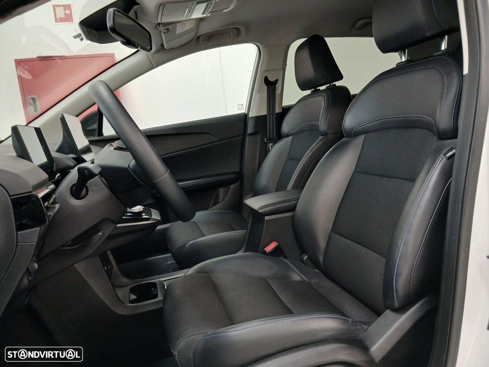 MG MG4 64 kWh Luxury - 10