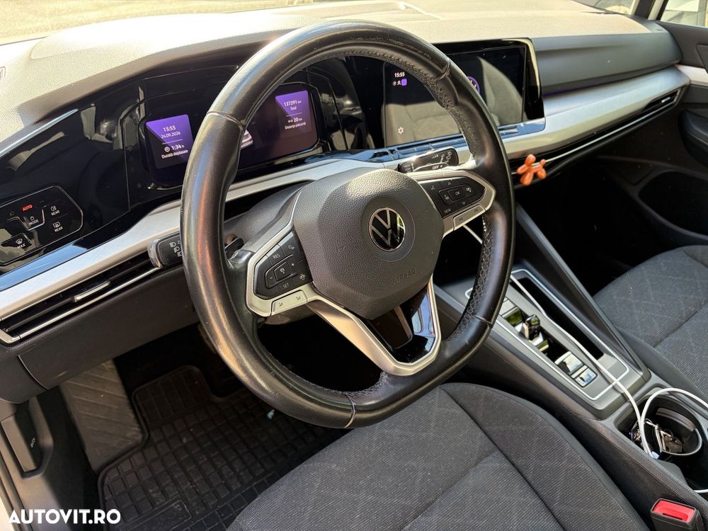Volkswagen Golf - 8
